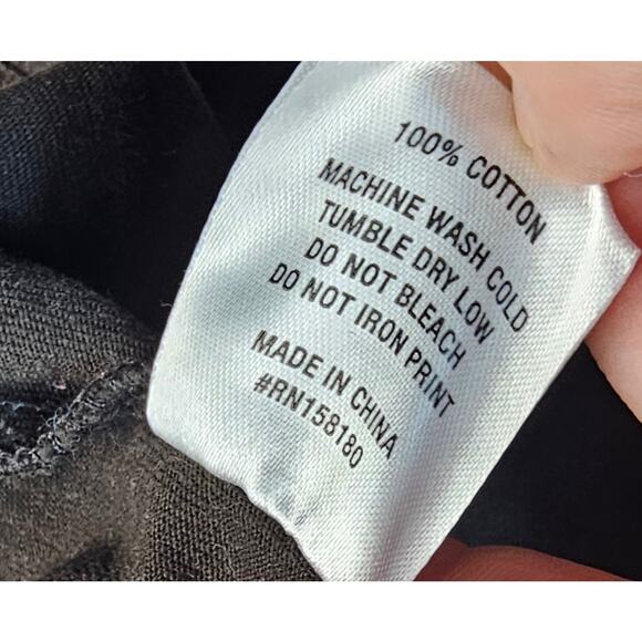 Honor the gift home for the holidays iconic Christmas tee sz S unisex EUC cotton - Picture 3 of 6